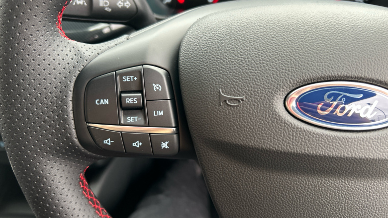 Ford Focus 1.0 EcoBoost Hybrid mHEV 155 ST-Line 5dr Auto Petrol Estate